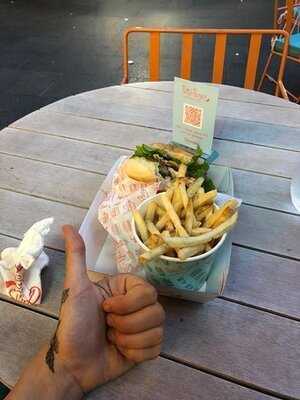 Betty's Burgers & Concrete Co.