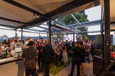 The Sporting Globe Knox