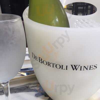 On The Rocks Bar & Bistro