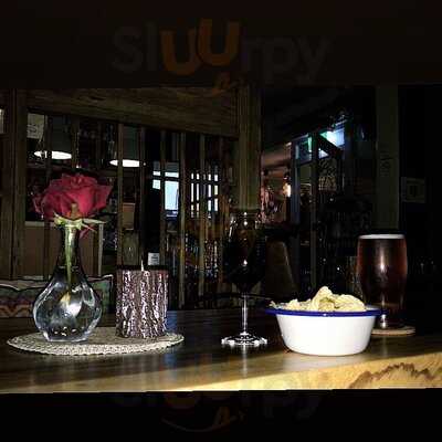 Summer's Garden Cafe & Bar