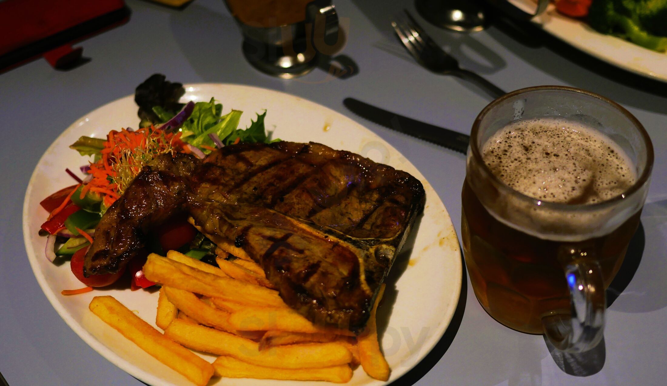 Australian Hotel