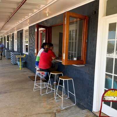 The Platypus Accommodation & Cafe