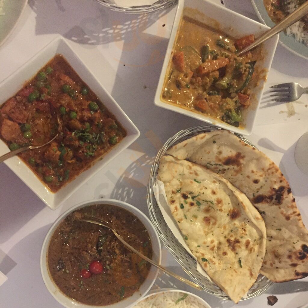 The Roy Cafe And Indian Dining