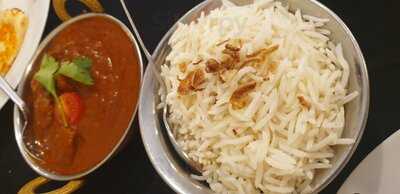 Raj On Taj Hutt Street