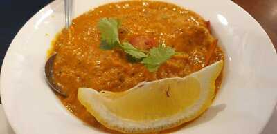 Raj On Taj Hutt Street