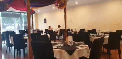 Raj On Taj Hutt Street