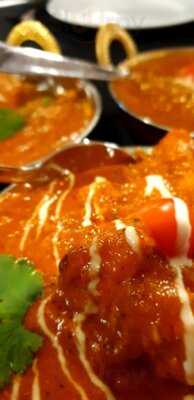 Raj On Taj Hutt Street