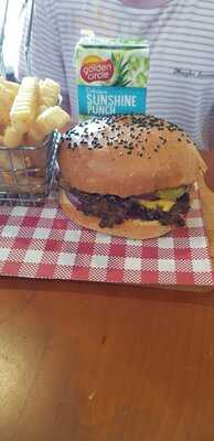 Boston Burger & Grill