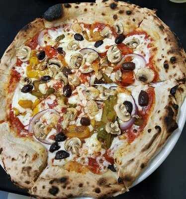 Vince & Louies  Cafe & Pizzeria