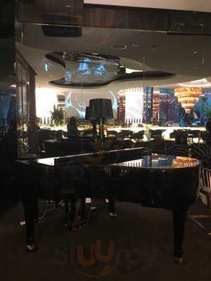 Piano Bar