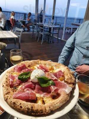 Lo Stretto Pizza Bar Seafood
