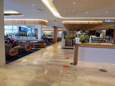 Qantas Business Lounge