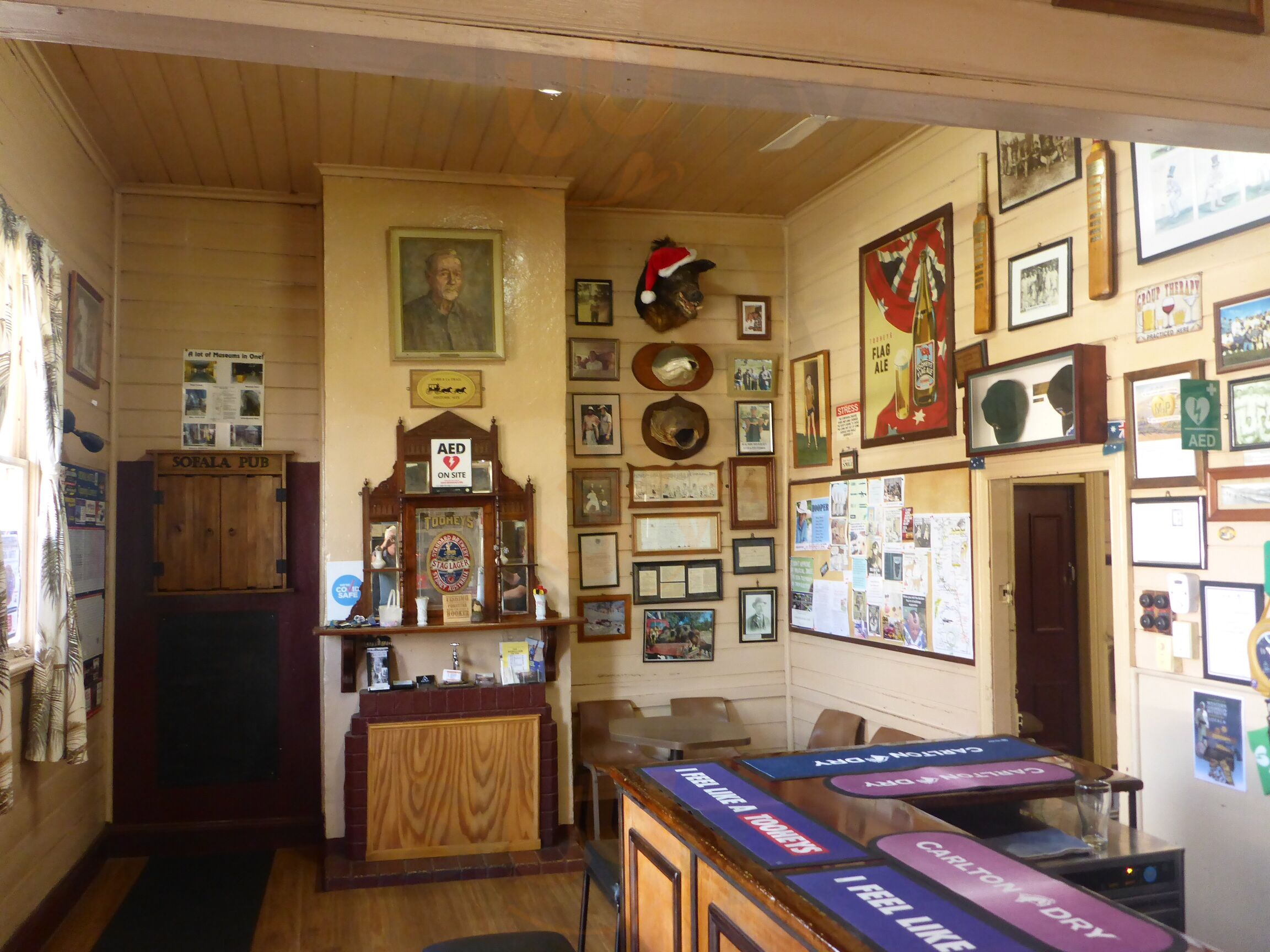 Royal Hotel Pub