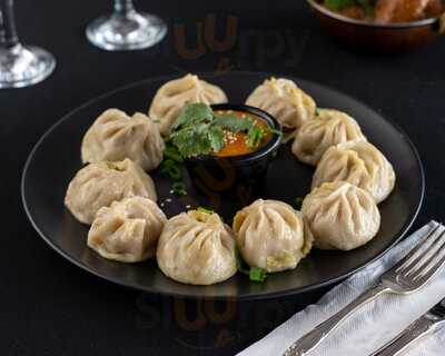 Hungry Eye Asian Fusion & Bar