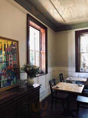 Duke's Restaurant & Bar