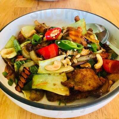 Kao Suay Thai Cuisine