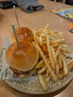 Koomo Restaurant & Bar