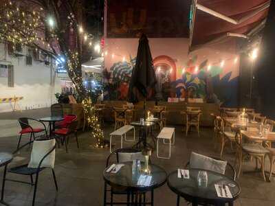 Glider Garden Bistro