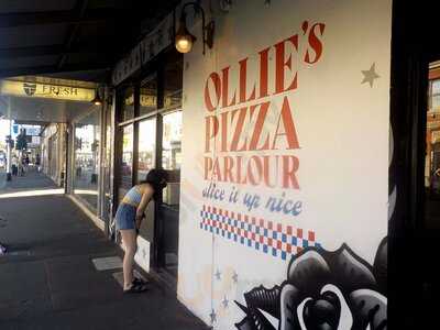 Ollie's Pizza Parlour