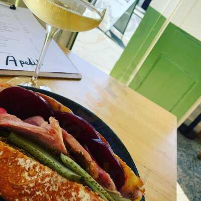 A'petit Bar & Bistro