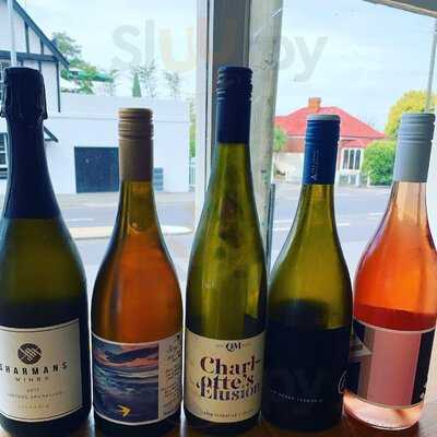 A'petit Bar & Bistro