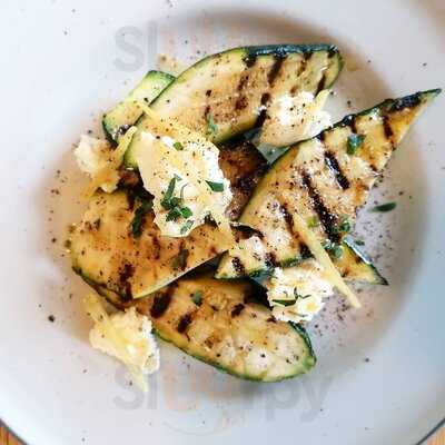 A'petit Bar & Bistro