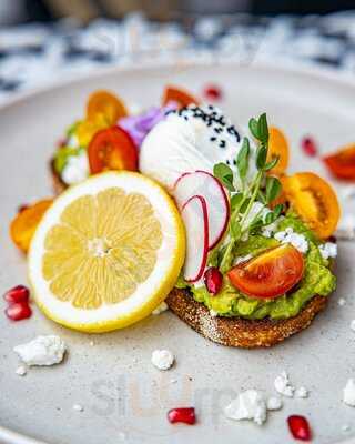 Defrance Macarthur Square