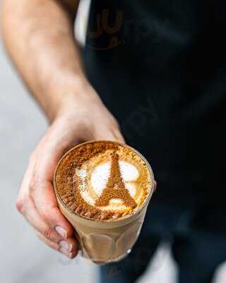 Defrance Macarthur Square