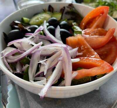 Ocean Wave Pizza & Cafe