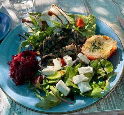 Ocean Wave Pizza & Cafe