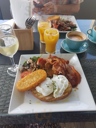 The Heads Links 19 Restaurant