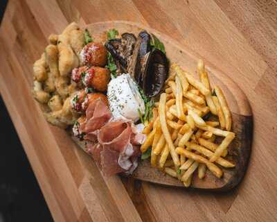 Mis Pizza & Panuozzo Bar