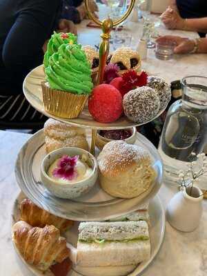 Dandelion & Driftwood