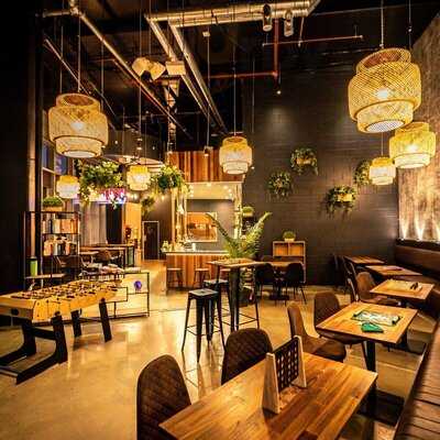 Half Pint Kitchen + Bar