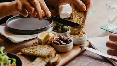 Half Pint Kitchen + Bar