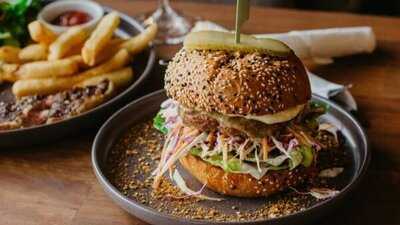 Half Pint Kitchen + Bar