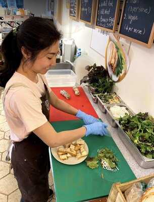 Master Roll Vietnam (lonsdale St)