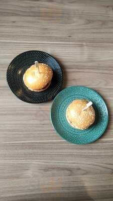 Griller's Mark Burger Bar & Grill