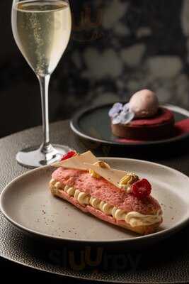 La Madonna Restaurant & Bar