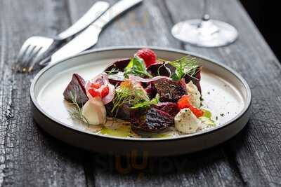 La Madonna Restaurant & Bar