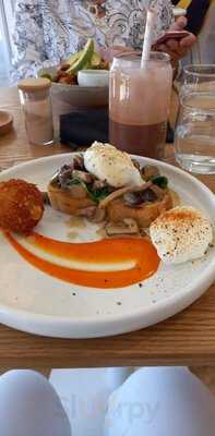 Spotted Goat Kitchen