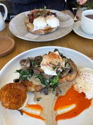 Spotted Goat Kitchen