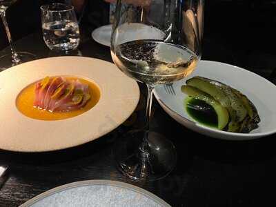 Essa Restaurant & Wine Bar