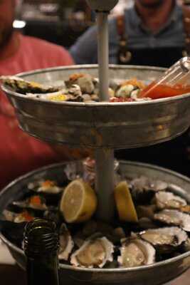Pearl Diver Oyster Bar & Bistro