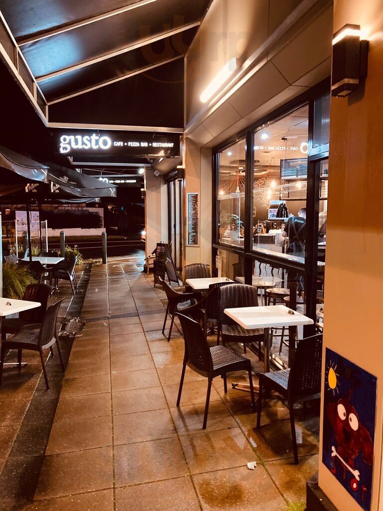 Gusto Cafe Pizza Bar Restaurant