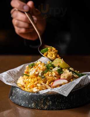 Foreign Return Restaurant & Bar