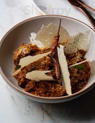 Foreign Return Restaurant & Bar