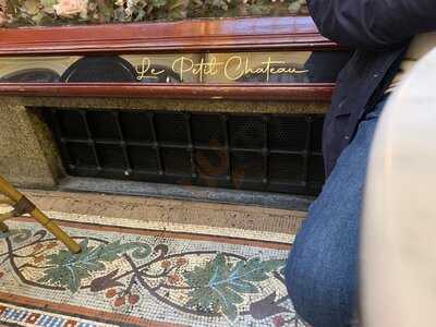 Le Petit Chateau