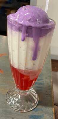 Enelssie Cafe & Grill