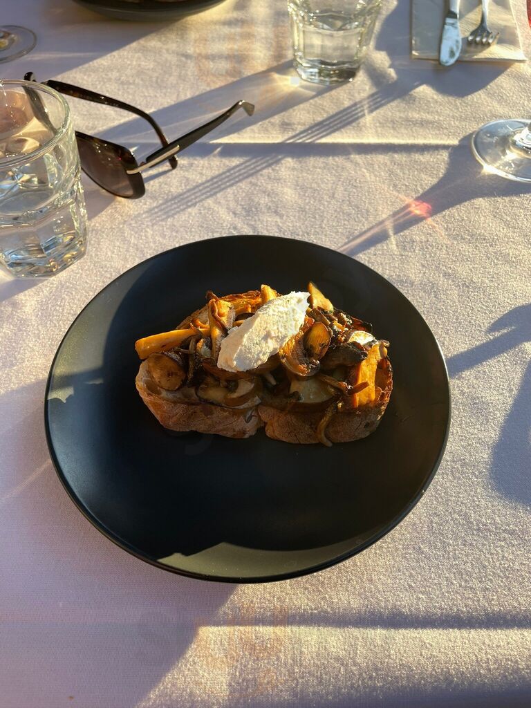 Upper Reach Winery Restaurant